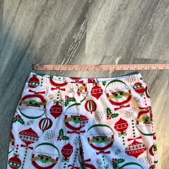Adult Baby Yoda Christmas Pajama long sleeved & fleece pants medium star wars - Picture 10 of 10